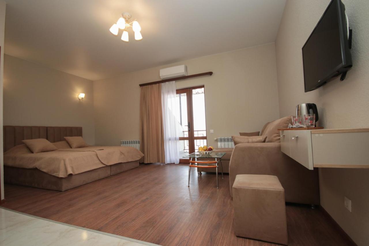 Hillside Guest House Erévan Extérieur photo